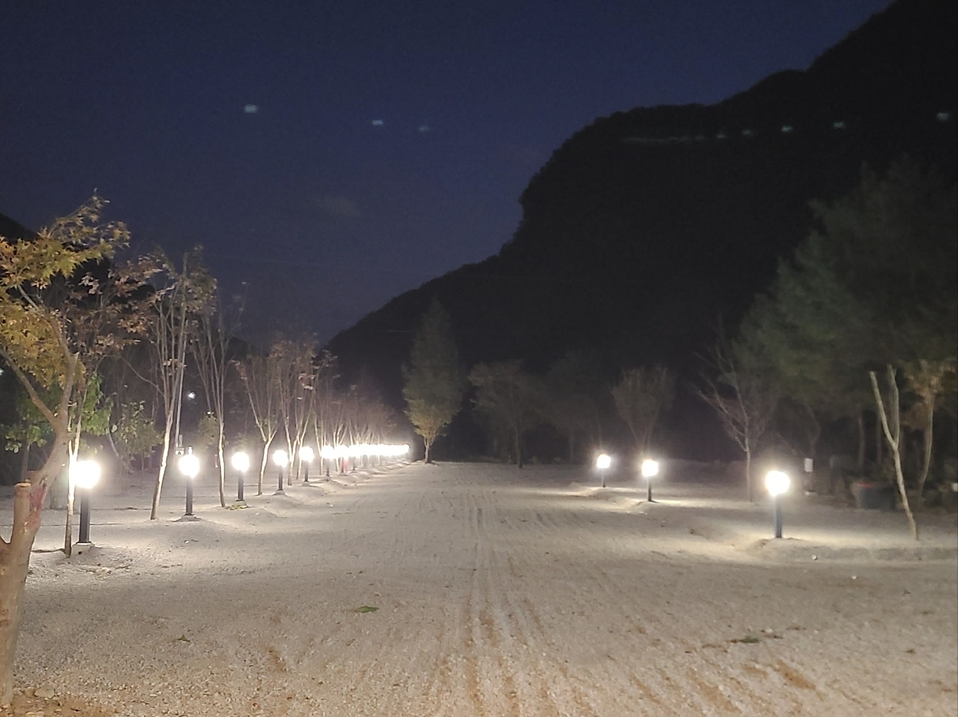 산아래캠핑장 이미지