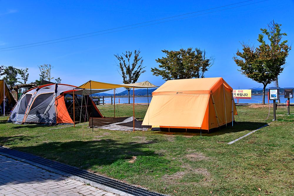 웅포관광지 캠핑장