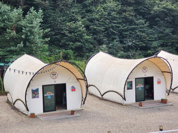 럭셔리 안성(M) 글램핑장 대표 이미지